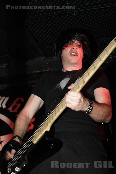 UNCOMMONMENFROMMARS - 2006-06-06 - PARIS - Batofar - 